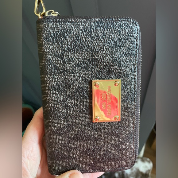 Michael Kors Zip Wristlet - Picture 3 of 4